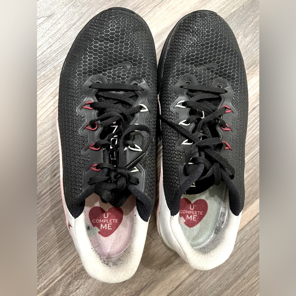 Women’s Nike Metcons V02